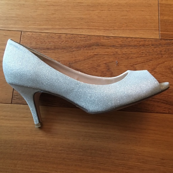 Le chateau heel - Size 7 - Picture 2 of 3